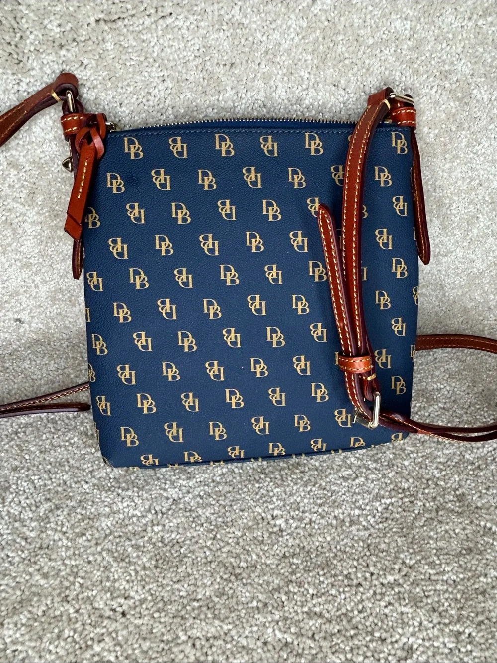 Dooney & Bourke compact dooney